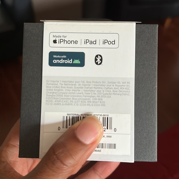 Bose Quiet Comfort Earbuds - Picture 2 of 3